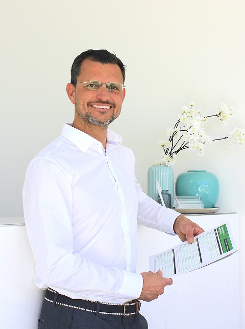 Dr. Gerwin Bernhardt mit Befund